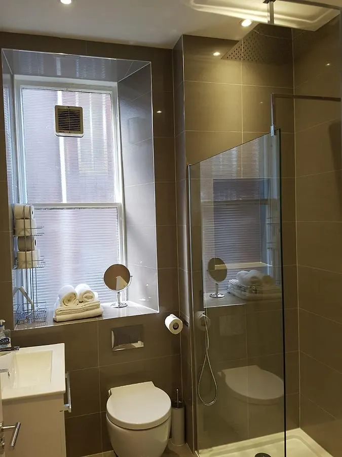 Heart Of Edinburgh City Flat